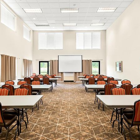 Best Western Palmyra Inn & Suites Екстер'єр фото