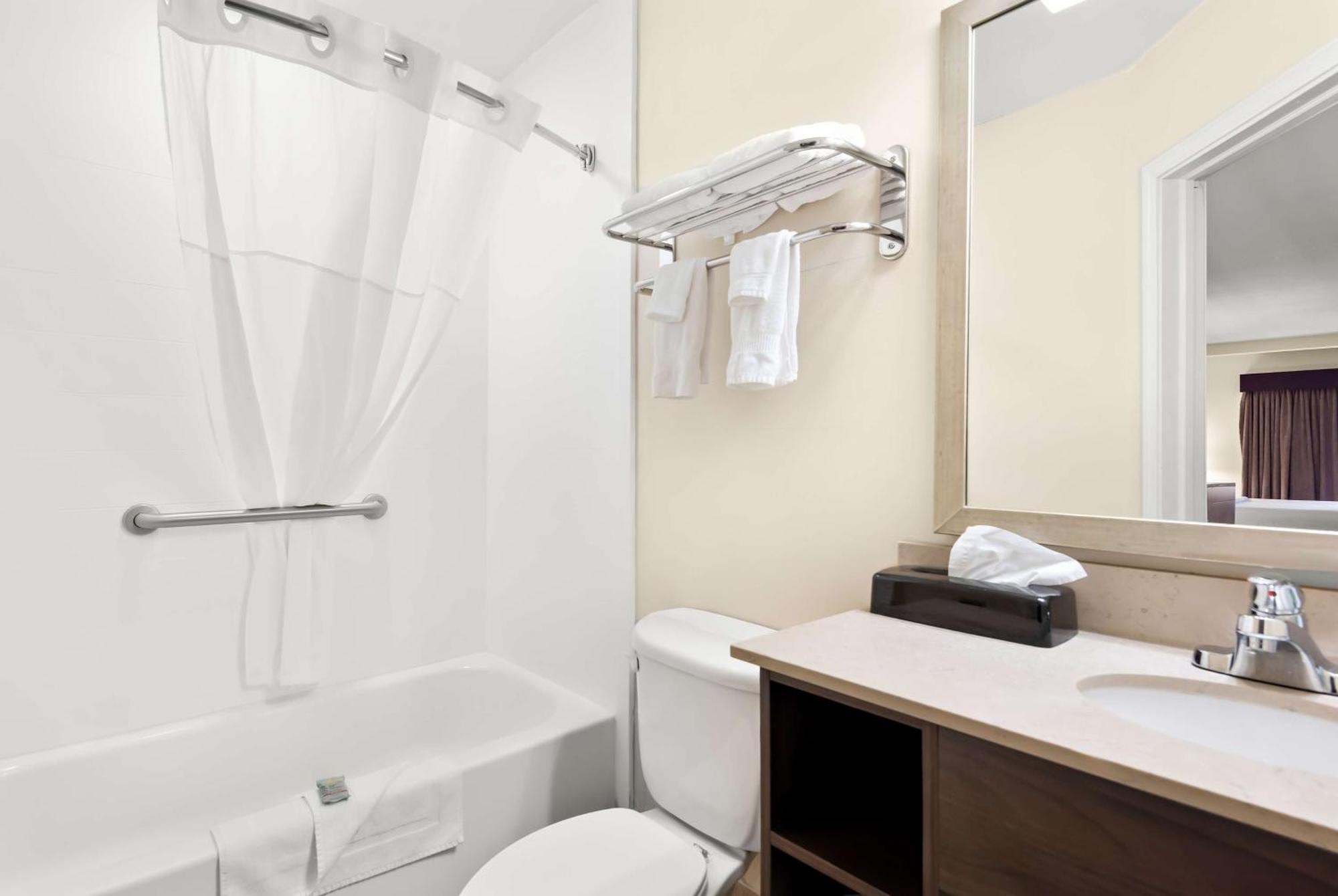 Best Western Palmyra Inn & Suites Екстер'єр фото
